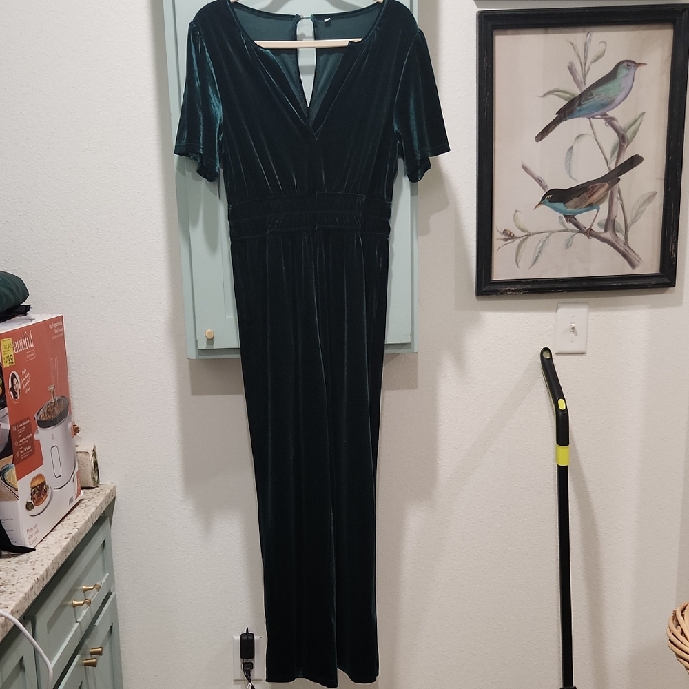 Elegant Green Velvet Jumpsuit